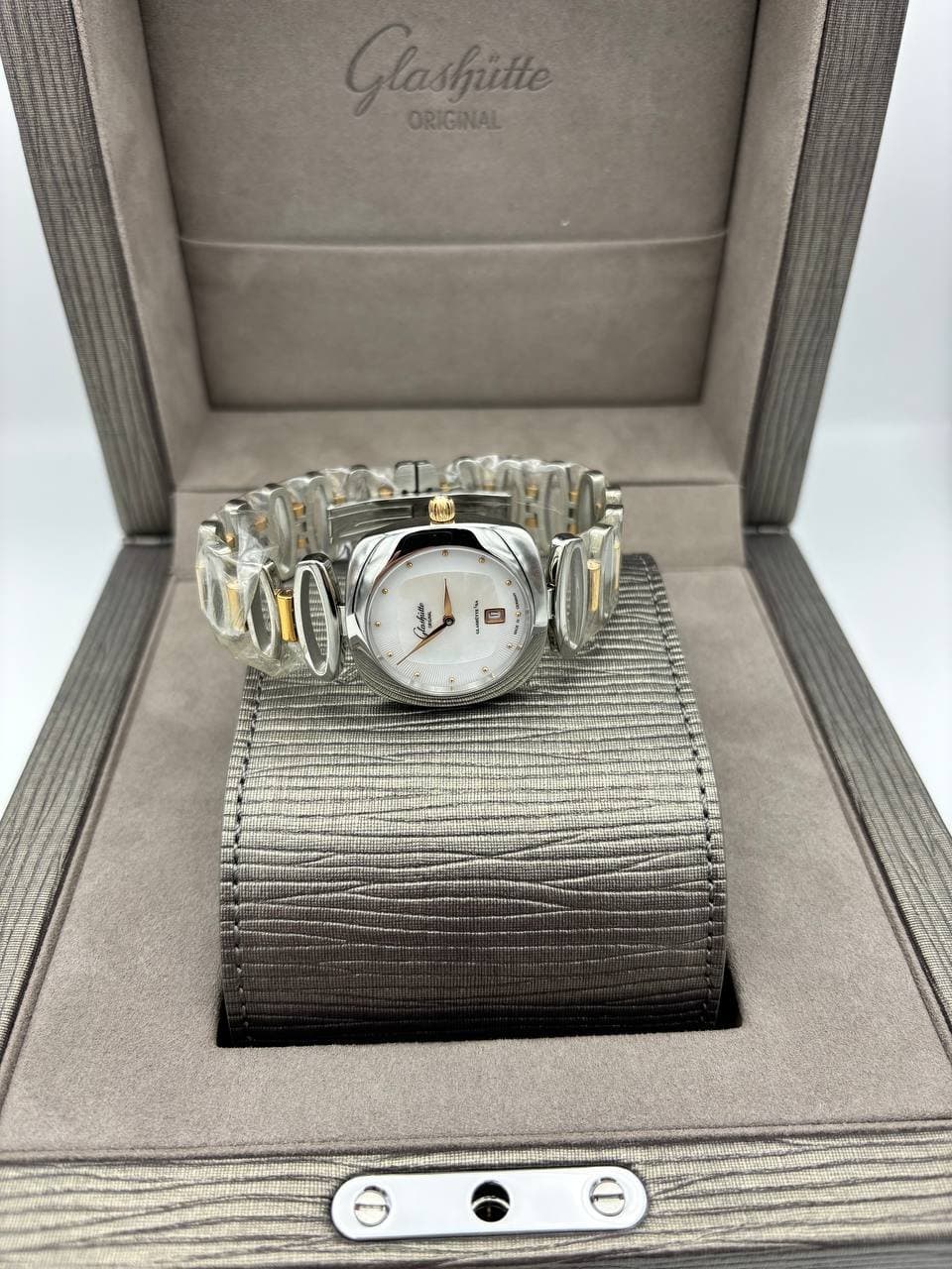 Glashutte Original Pavonina 3