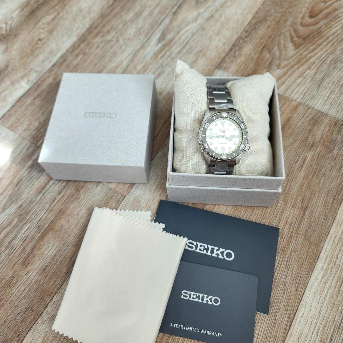 Seiko 5 Sports 8