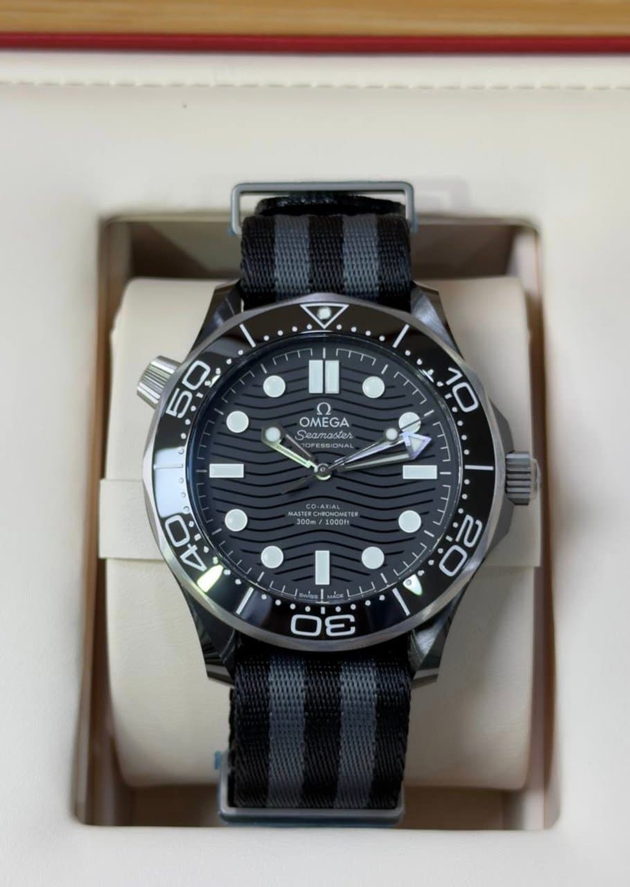 Omega * SEAMASTER DIVER 300M OMEGA CO‑AXIAL MASTER CHRONOMETER 43,5 MM 210.92.44.20.01.002 4