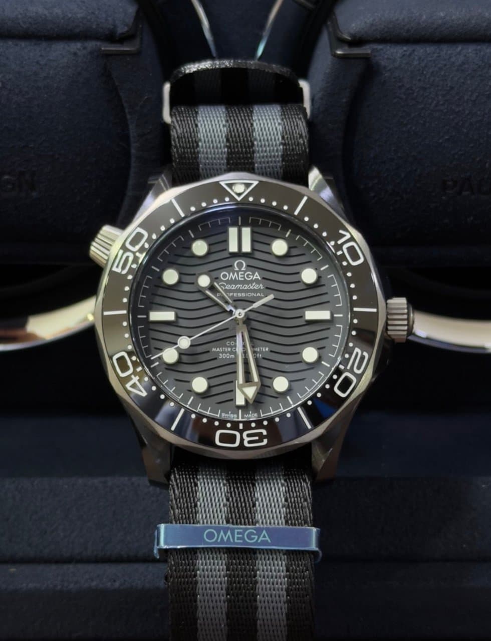 Omega * SEAMASTER DIVER 300M OMEGA CO‑AXIAL MASTER CHRONOMETER 43,5 MM 210.92.44.20.01.002 9