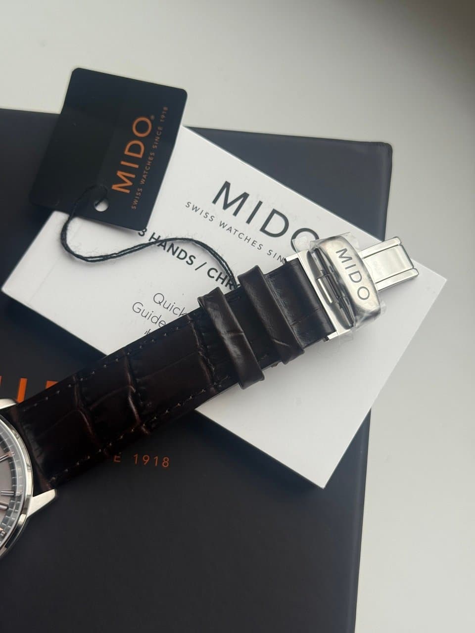 Mido COMMANDER! M016.430.16.031.80. ШИКАРНЫЙ СЕРЕБРИСТЫЙ ЦИФЕРБЛАТ С ЭФФЕКТОМ ПЕРЕЛИВАЮЩИХСЯ ЛУЧЕЙ SUNRAY, САПФИР, КОЖАНЫЙ РЕМЕШОК, 40mm. 6