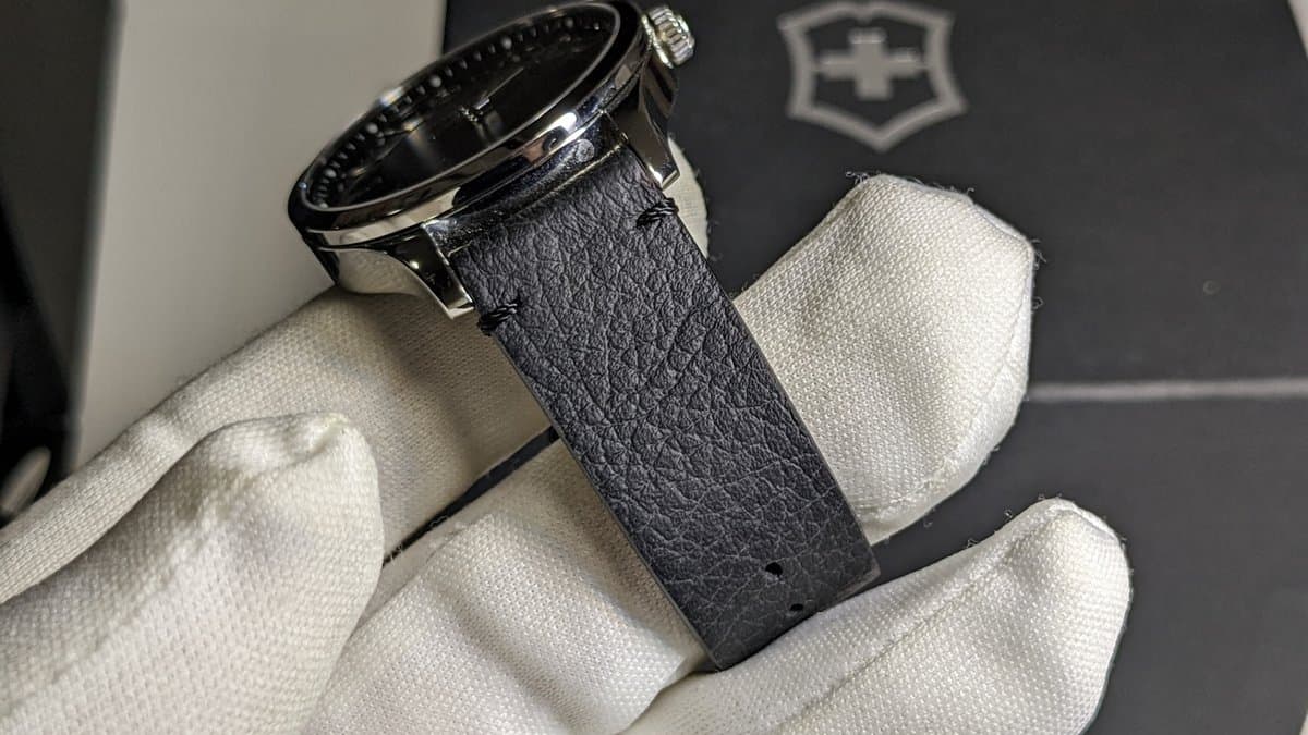 Victorinox 241754 ALLIANCE SMALL перламутровый циферблат, тёмный кожаный ремешок, корпус 35мм (ЖЕНСКИЕ) 6